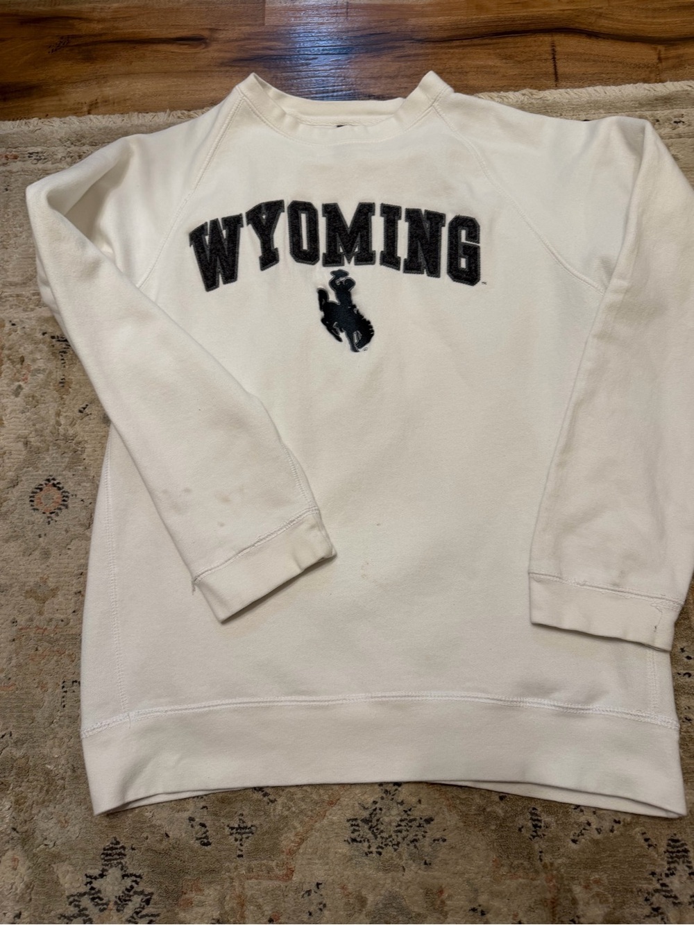 Source Unknown White Crewneck Sweatshirt with Black Wyoming Applique